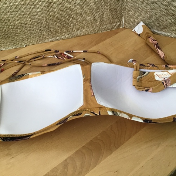 BCBGMAXAZRIA Bikini Top - Picture 9 of 12